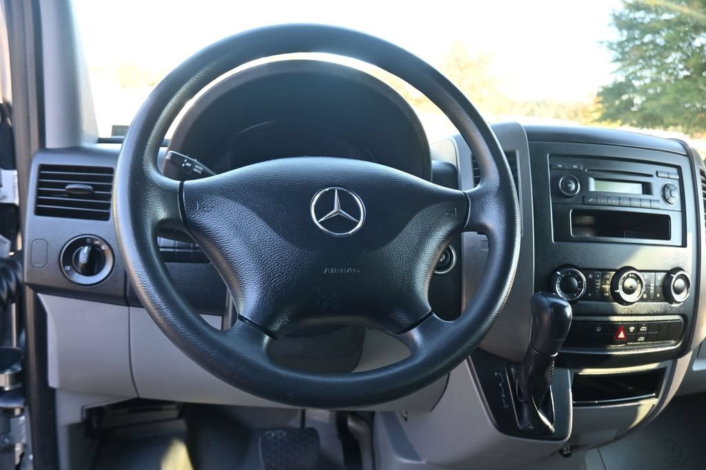 Used 2013 Mercedes-Benz Sprinter 2500 image 31