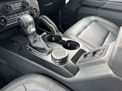 New 2025 Ford Bronco Badlands image 32