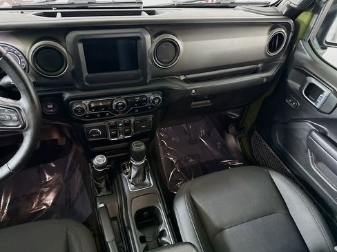 Used 2021 Jeep Gladiator Willys image 25