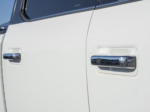 Certified 2022 Ford F450 Platinum w/ FX4 Off-Road Package image 19