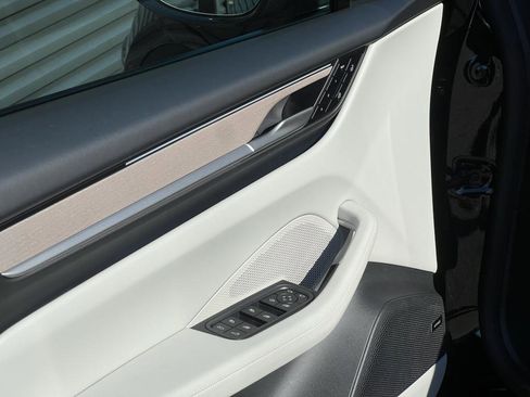 Certified 2024 Porsche Macan 4 Electric image 17