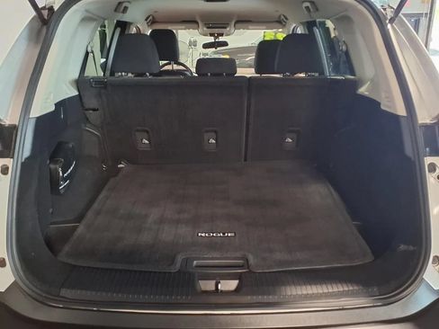Used 2023 Nissan Rogue SV AWD/4WD image 7