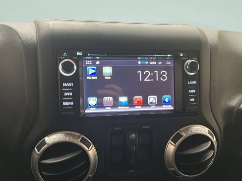 Used 2012 Jeep Wrangler Unlimited Rubicon w/ Connectivity Group AWD/4WD image 24