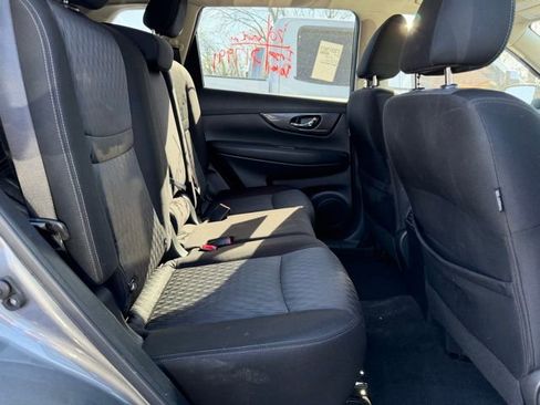 Used 2020 Nissan Rogue SV w/ Premium Package image 6