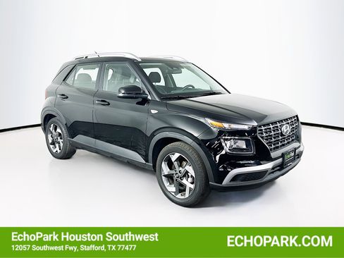 Used 2025 Hyundai Venue SEL image 1