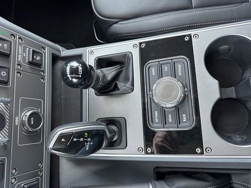 Used 2024 INEOS Grenadier Fieldmaster Edition image 19