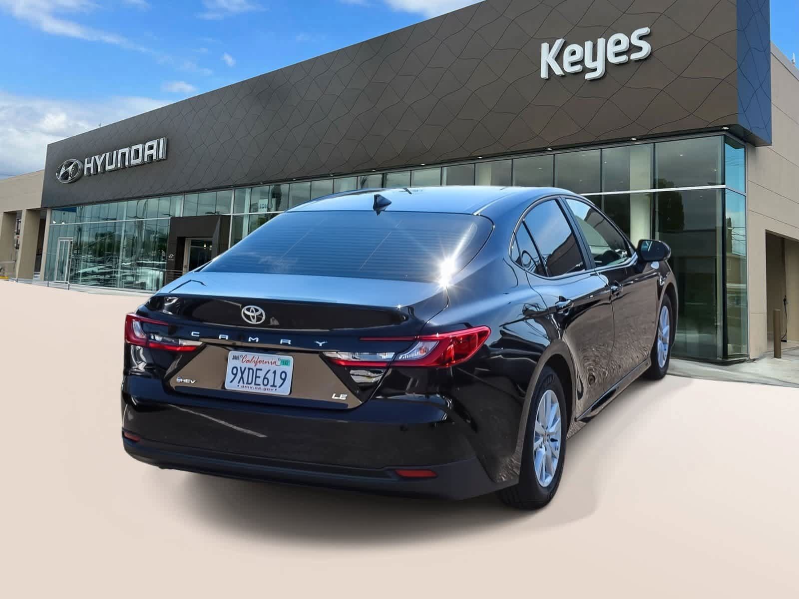 Used 2026 Toyota Camry LE w/ Convenience Package FWD image 4
