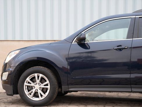 Used 2017 Chevrolet Equinox LT w/ Convenience Package image 6