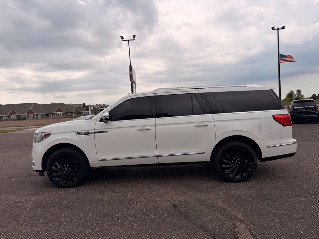 Used 2021 Lincoln Navigator L Black Label AWD/4WD image 9