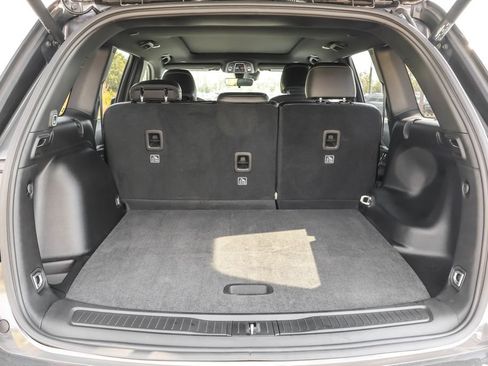 Used 2025 Jeep Grand Cherokee Limited image 32