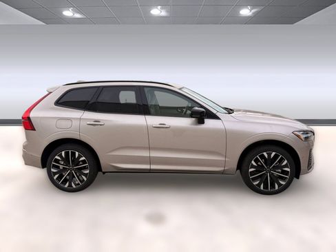 New 2026 Volvo XC60 B5 Ultra w/ Protection Package Premier image 8