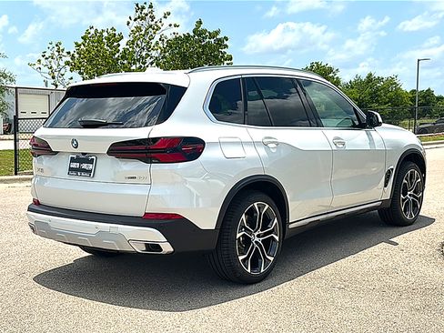 New 2026 BMW X5 sDrive40i w/ Premium Package RWD image 8