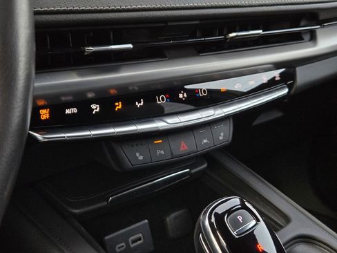 Certified 2024 Cadillac XT4 Premium Luxury w/ Cold Weather Package image 20