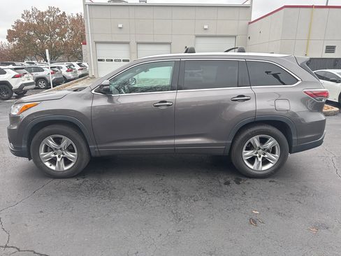Used 2015 Toyota Highlander Limited Platinum image 6