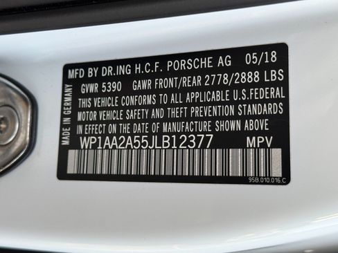 Used 2018 Porsche Macan AWD/4WD image 45