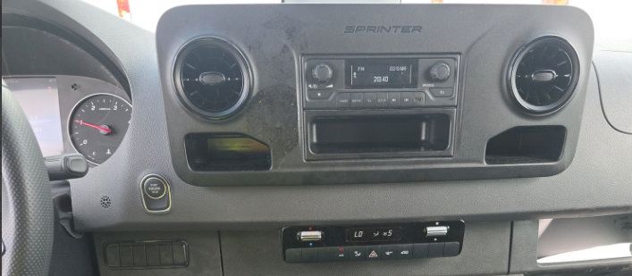 Used 2025 Mercedes-Benz Sprinter 2500 image 6