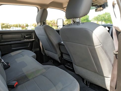 Used 2017 RAM 3500 Tradesman w/ Chrome Appearance Group image 35