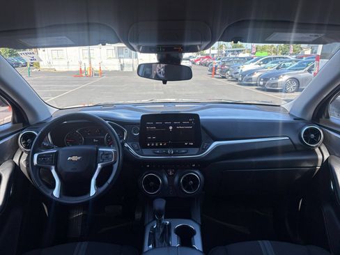 Used 2025 Chevrolet Blazer LT FWD image 35