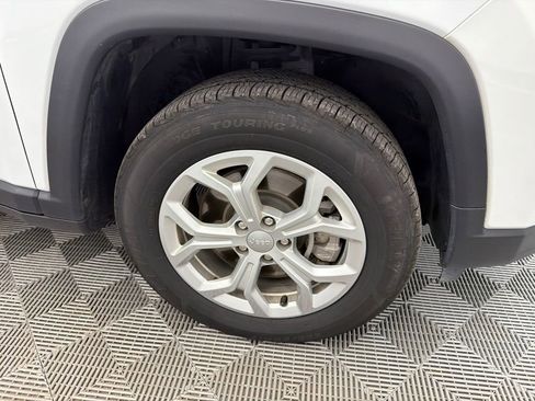 Used 2024 Jeep Compass Latitude AWD/4WD image 11