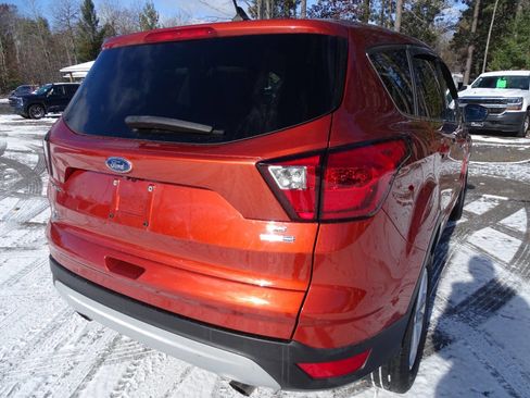 Used 2019 Ford Escape SE image 10