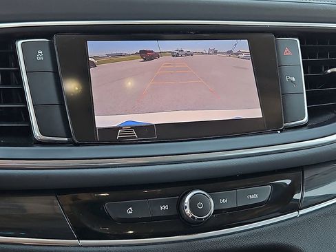 Used 2020 Buick Enclave Essence FWD image 28