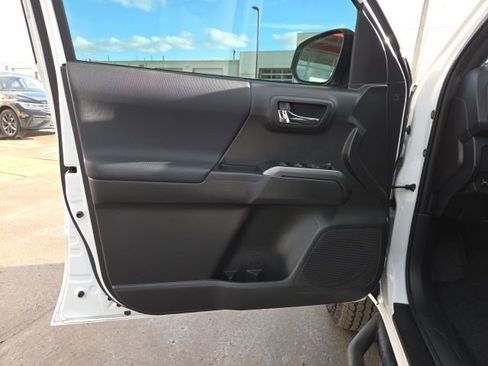 Used 2023 Toyota Tacoma TRD Off-Road image 10