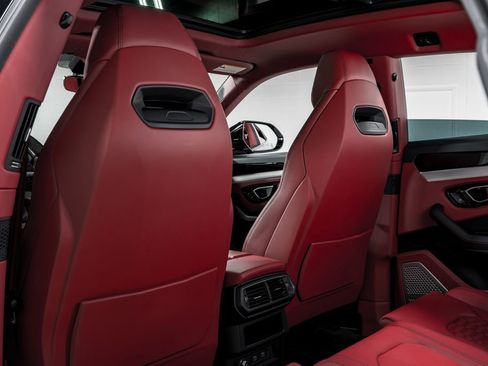 Used 2022 Lamborghini Urus AWD/4WD image 27