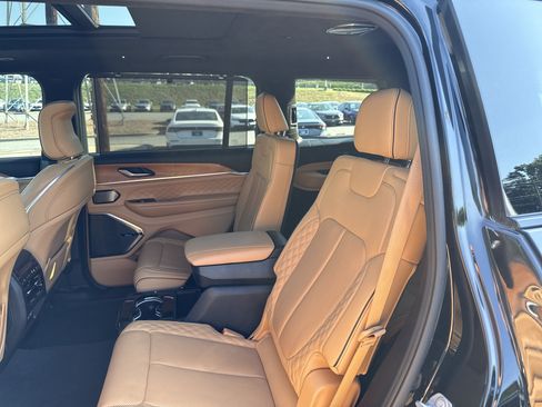 Used 2021 Jeep Grand Cherokee L Summit AWD/4WD image 32