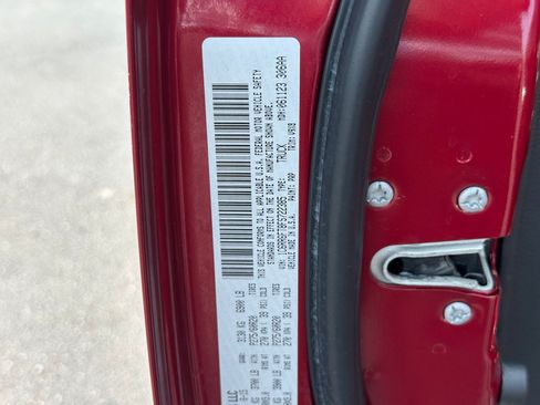 Used 2015 RAM 1500 Express RWD image 23
