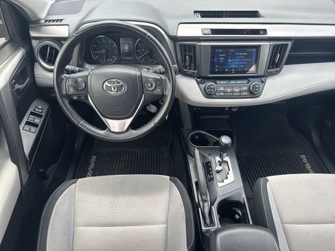 Used 2016 Toyota RAV4 XLE w/ Four Season Floor Mat Package AWD/4WD image 21