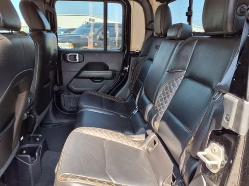 Used 2023 Jeep Gladiator Overland image 10