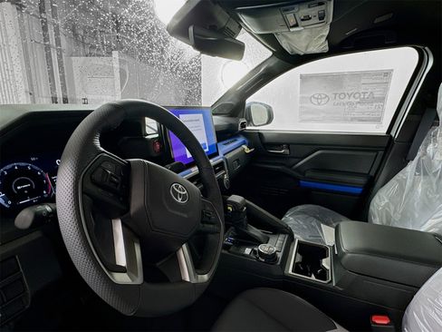 Certified 2025 Toyota Tacoma TRD Off-Road w/ TRD Off Road Upgrade Package image 7