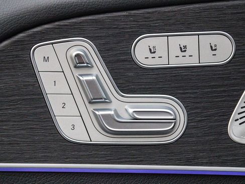 New 2026 Mercedes-Benz GLS 450 4MATIC image 21