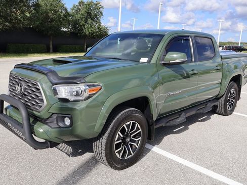 Used 2021 Toyota Tacoma TRD Sport AWD/4WD image 2