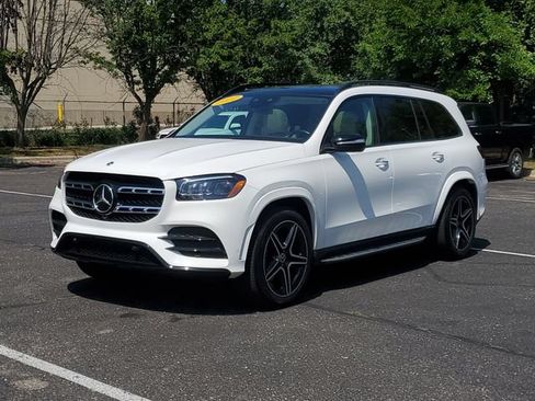 Used 2022 Mercedes-Benz GLS 450 4MATIC image 2
