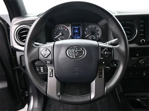 Used 2020 Toyota Tacoma TRD Sport image 28