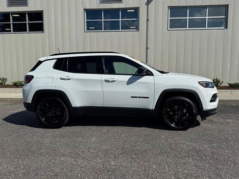 Certified 2026 Jeep Compass Latitude AWD/4WD image 2