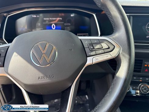Used 2024 Volkswagen Jetta SE FWD image 21