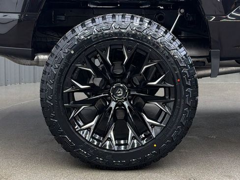 Used 2025 Ford F150 Lariat image 11