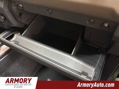 Used 2022 Nissan Frontier SV w/ Technology Package image 36