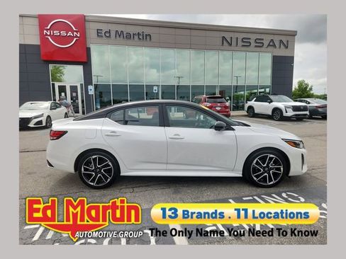 Certified 2025 Nissan Sentra SR w/ SR Premium Package FWD image 1