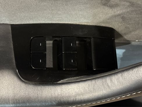 Used 2020 Tesla Model Y Long Range image 16