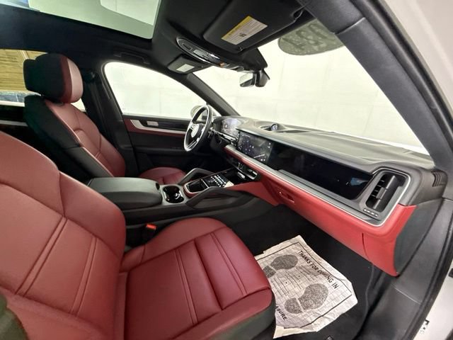 Used 2024 Porsche Cayenne Coupe AWD/4WD image 33