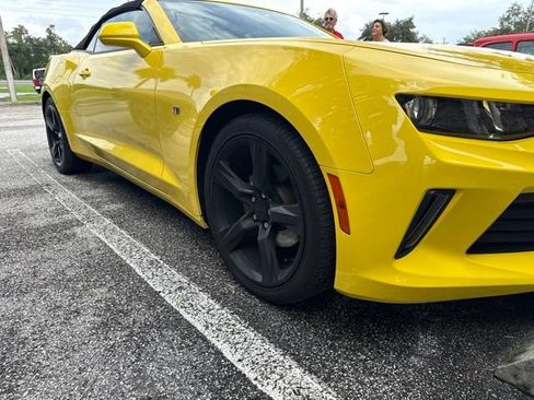 Used 2017 Chevrolet Camaro LT w/ Technology Package RWD image 2
