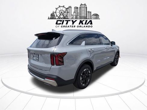 Used 2026 Kia Sorento S FWD image 5