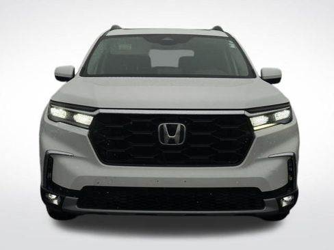 Used 2024 Honda Pilot Touring image 3