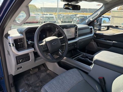 New 2026 Ford F250 XLT w/ XLT Premium Package AWD/4WD image 12