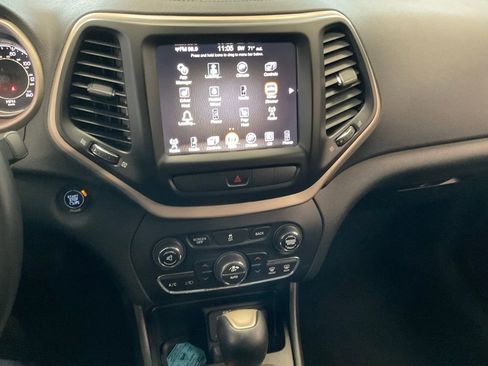 Used 2015 Jeep Cherokee Limited image 15