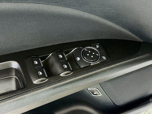 Used 2018 Ford Fusion SE w/ Equipment Group 601A FWD image 18