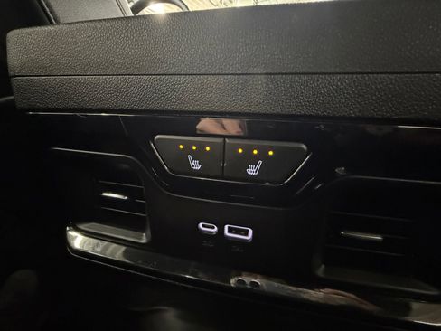 Used 2025 GMC Sierra 2500 AT4 image 22